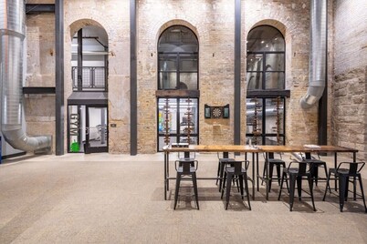 Charming Luxury Apt with Rooftop, Gym, and Parking