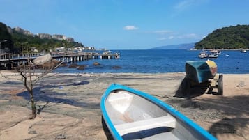 Trên bãi biển, 5 quán bar trên bãi biển