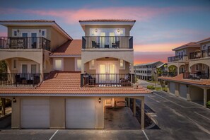 Exterior - Spacious 4BR • Pool • Arcade • Walk to Beach • BBQ (Panama City Beach)