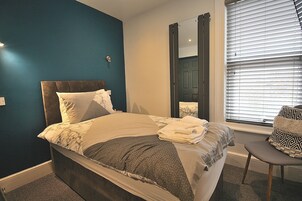 Single Room, Private Bathroom