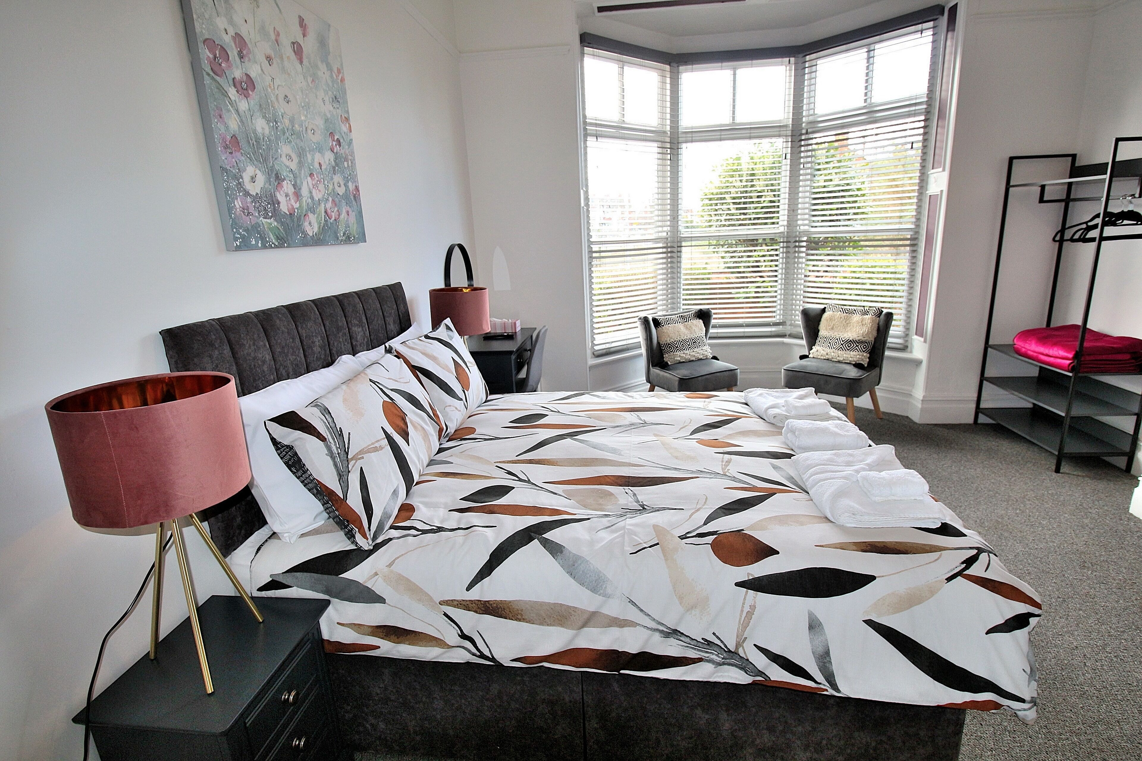 Double Room, Shared Bathroom | Free WiFi