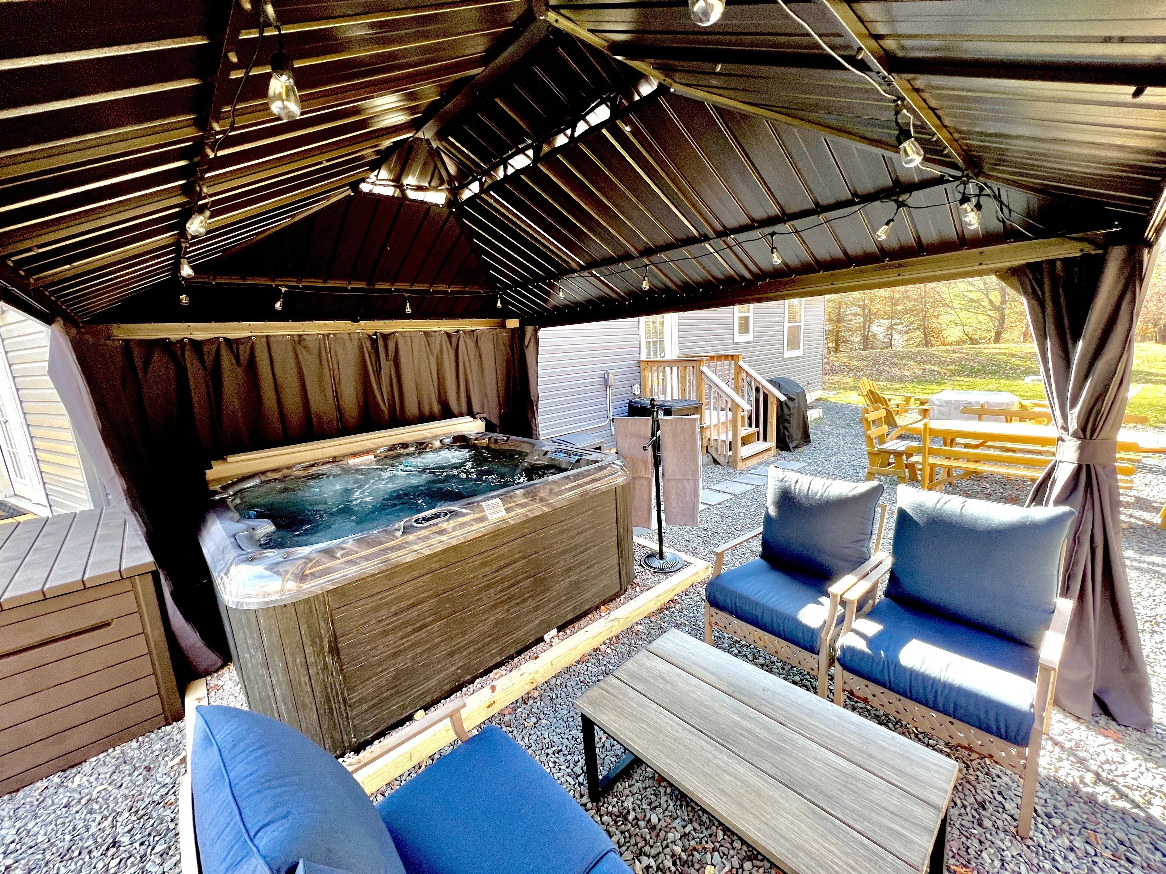 MountainTime Lodge at Towamensing Trails! Hot Tub - Dog Friendly - Skiing Nearby