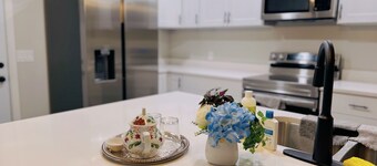 New 3br/6beds/2ba near UA/stadium/Banner hospital