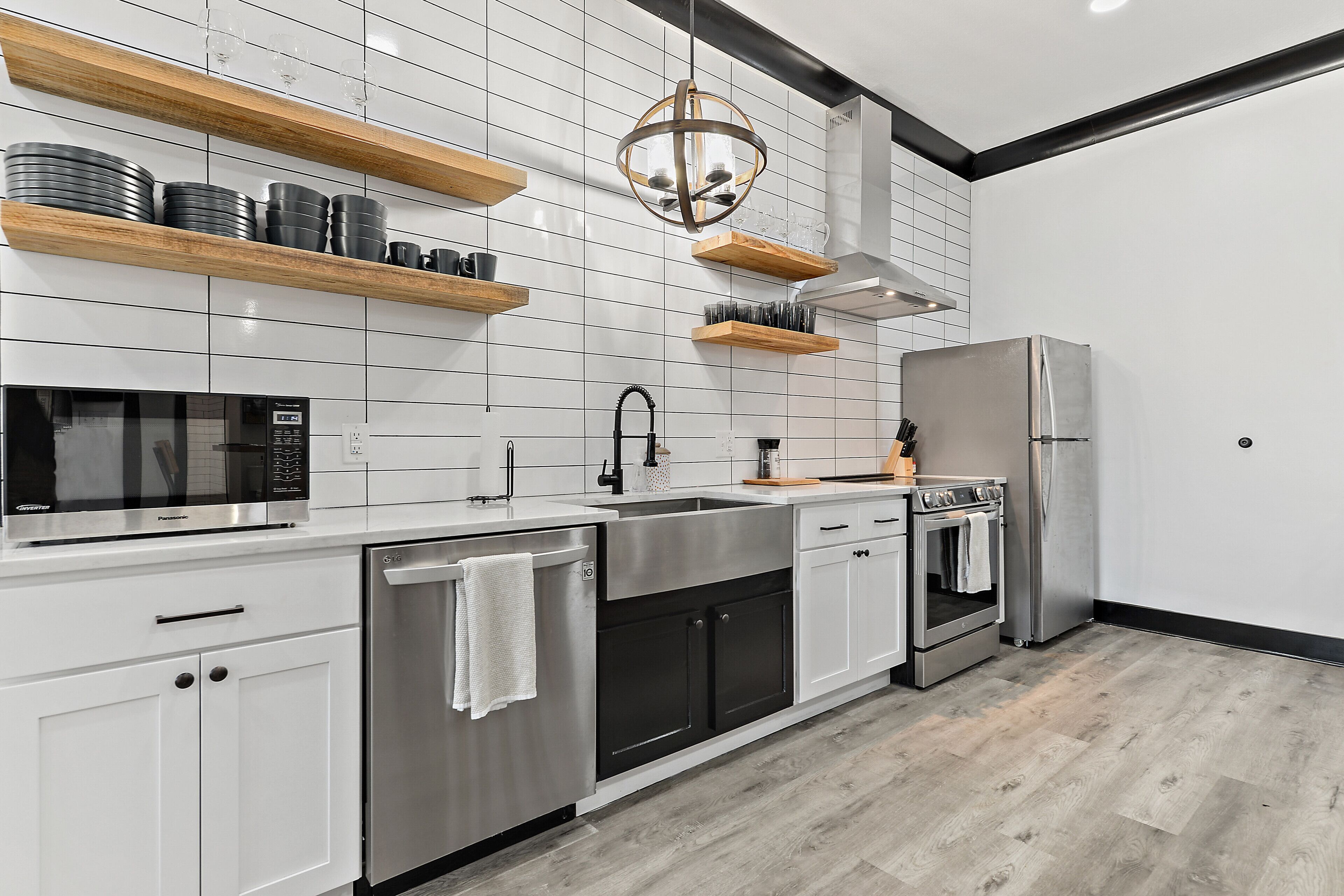 SEAS THE DAY | CHEERFUL 3BDRM/2BATH SHORT DISTANCE BEACH