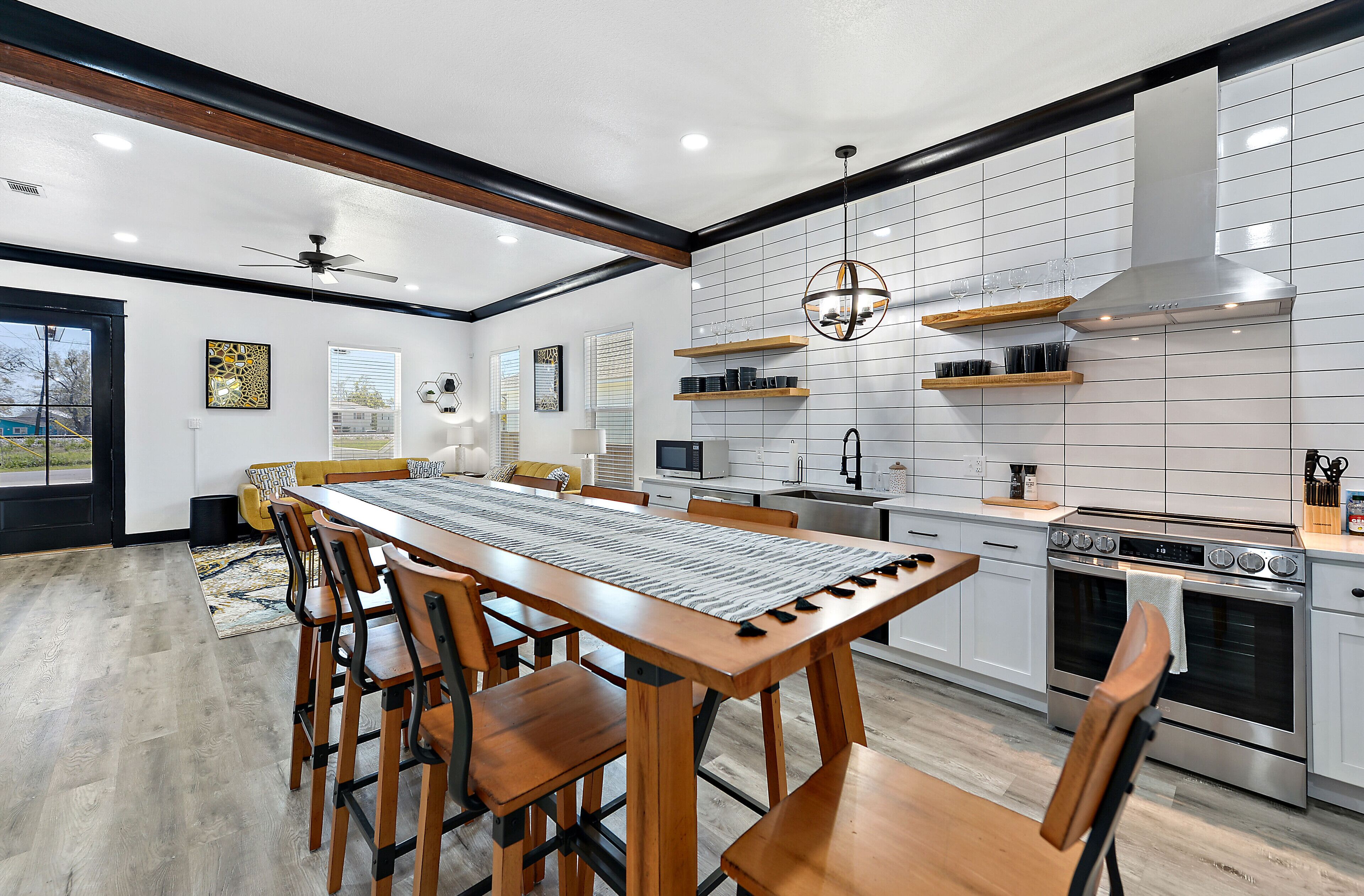 SEAS THE DAY | CHEERFUL 3BDRM/2BATH SHORT DISTANCE BEACH