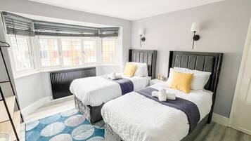 3 bedrooms, desk, iron/ironing board, free WiFi