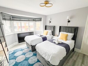 3 chambres, bureau, fer et planche à repasser, Wi-Fi gratuit