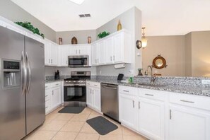 Fridge, microwave, oven, stovetop - Newly Renovated Close to Disney w/ Private Pool (Davenport)