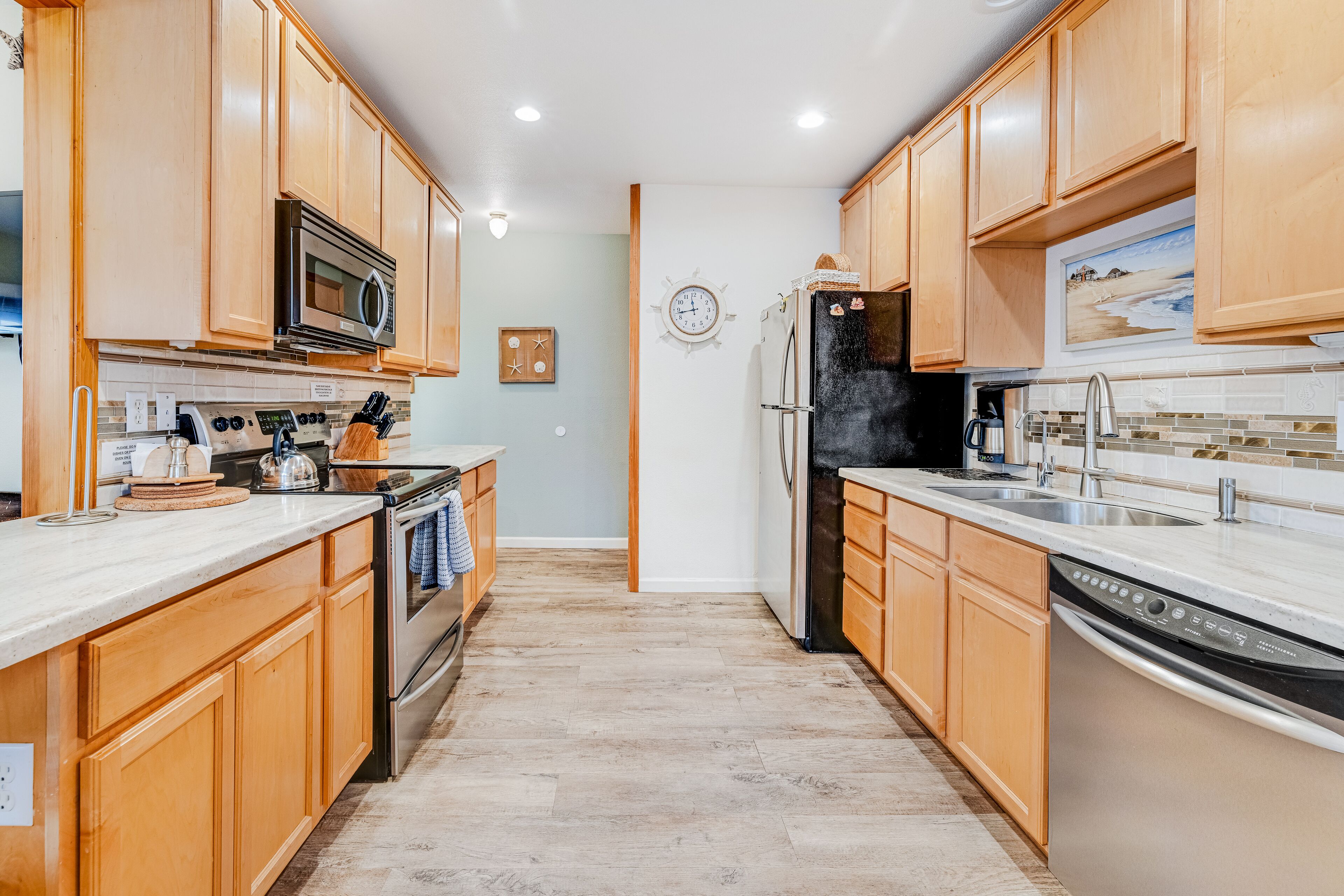 Two-story, dog-friendly home with WiFi, gas fireplace, washer/dryer & yard