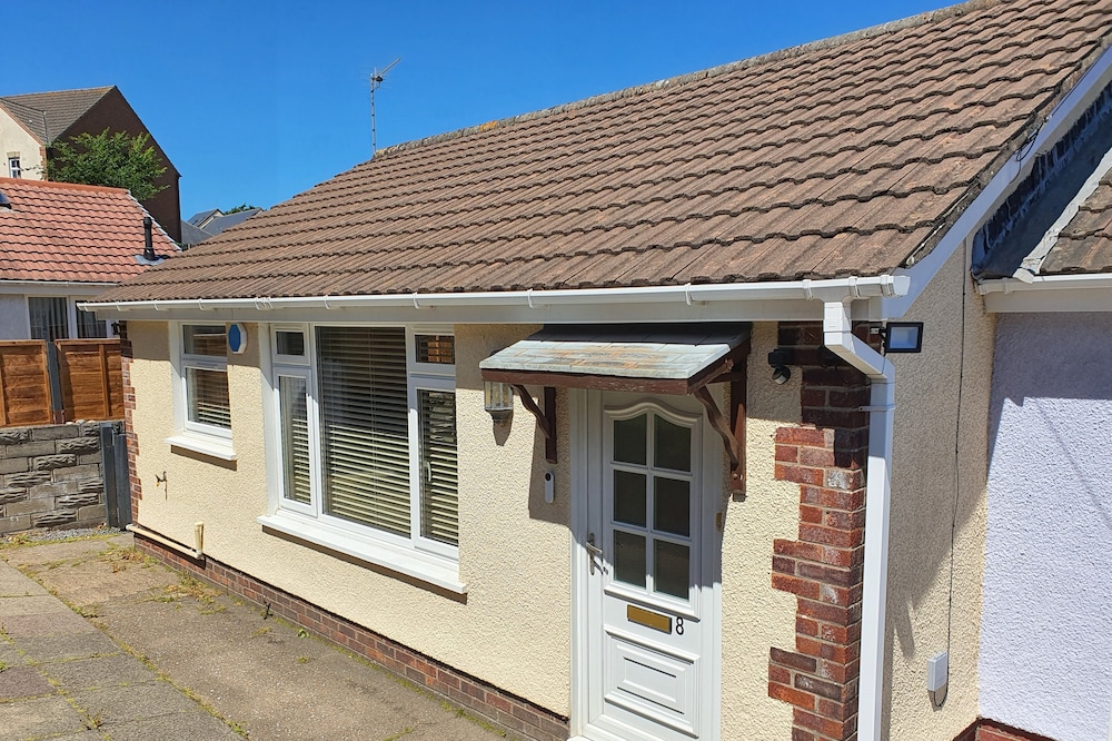 Captivating 2 Bedroom Bungalow in Mumbles