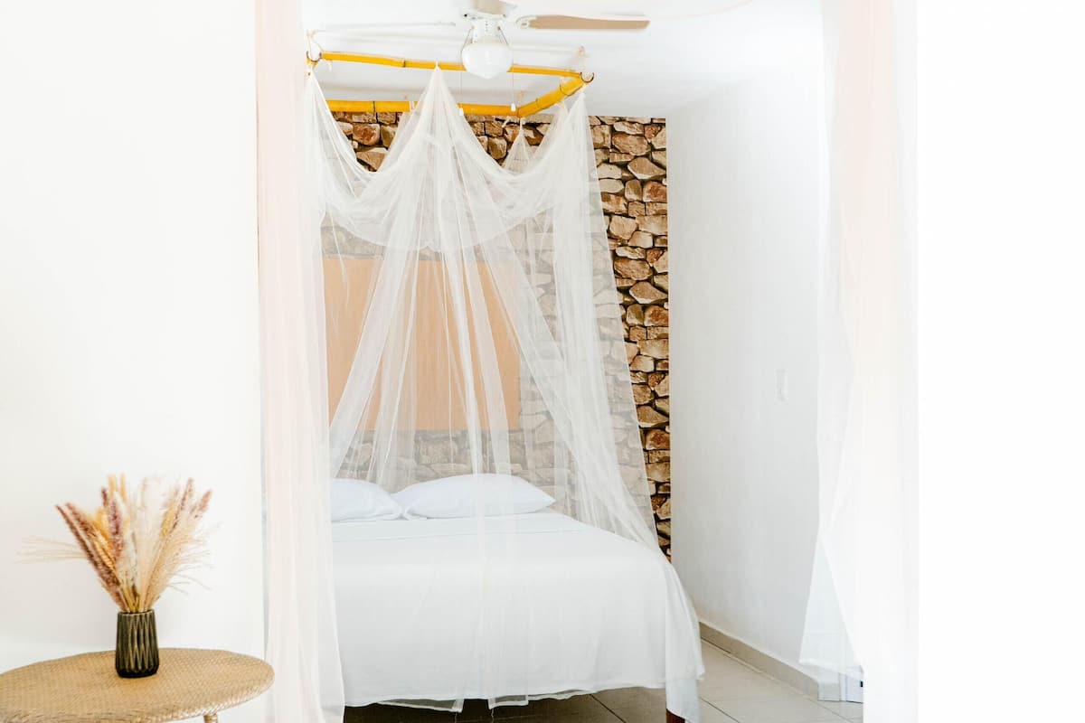 1 habitación, ropa de cama de alta calidad, wifi gratis y ropa de cama