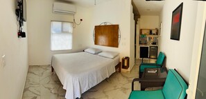 Standard Double Room | Premium bedding, free WiFi, bed sheets - Buenosdias Izamal (Izamal)