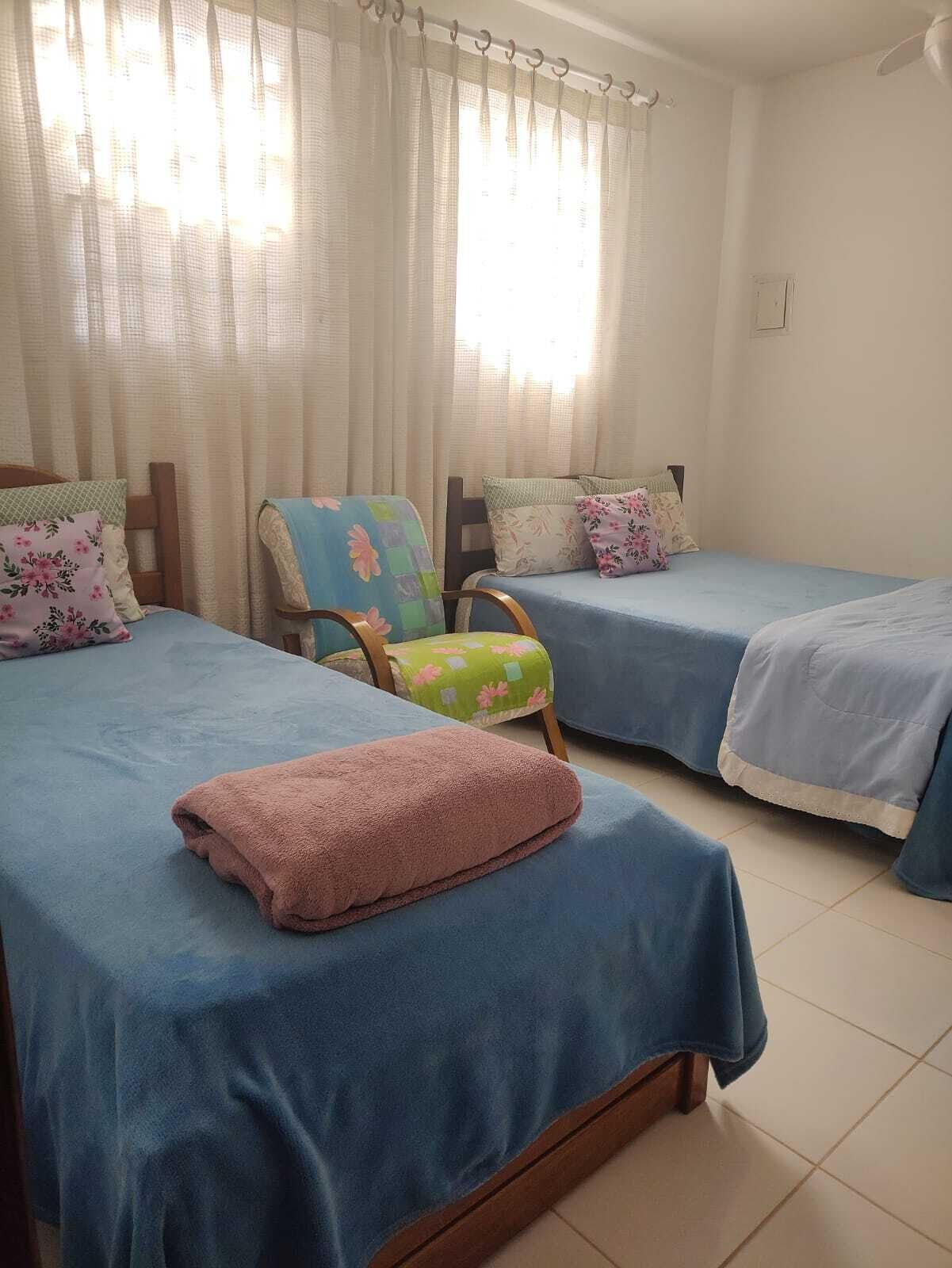 4 chambres, fer et planche à repasser, Wi-Fi gratuit, draps fournis