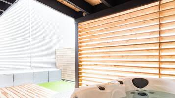 Departamento Deluxe | Tina de hidromasaje privada