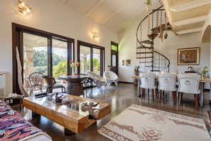 Interior - Click Sardegna 'La Maison du Bonheur' with beach-effect pool (Sardegna)