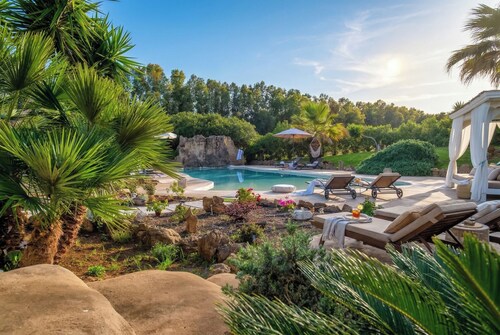 Click Sardegna 'La Maison du Bonheur' with beach-effect pool