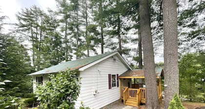 Lake Luzerne Cottage with Lake Rights 15 Min from Lake George