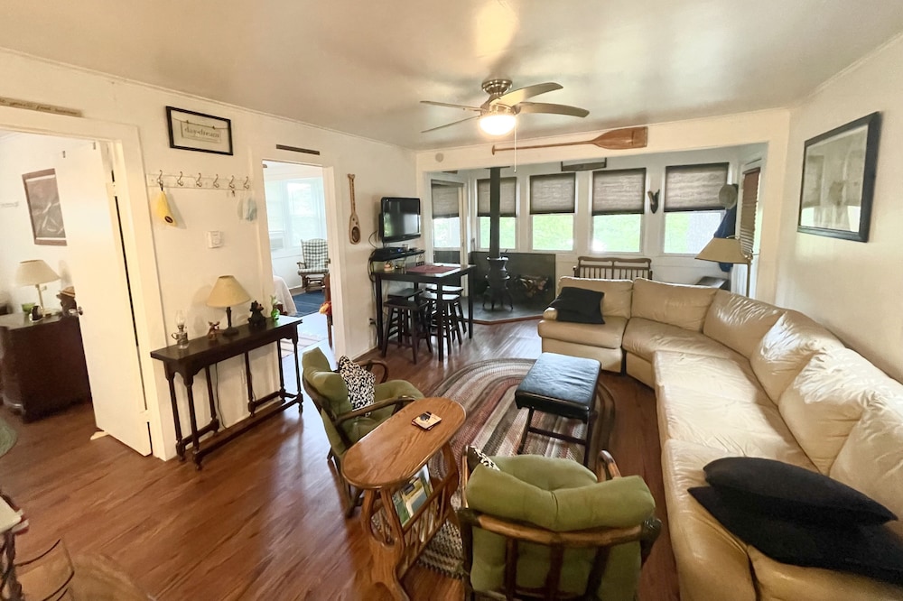 Lake Luzerne Cottage with Lake Rights 15 Min from Lake George