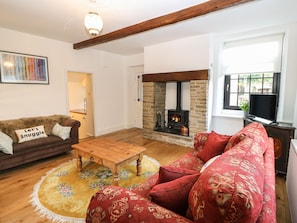 Cottage | Living room | TV, fireplace