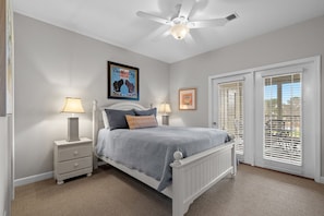 Desk, iron/ironing board, WiFi, bed sheets - Crow Creek Condo minutes from Sunset Beach (Calabash)