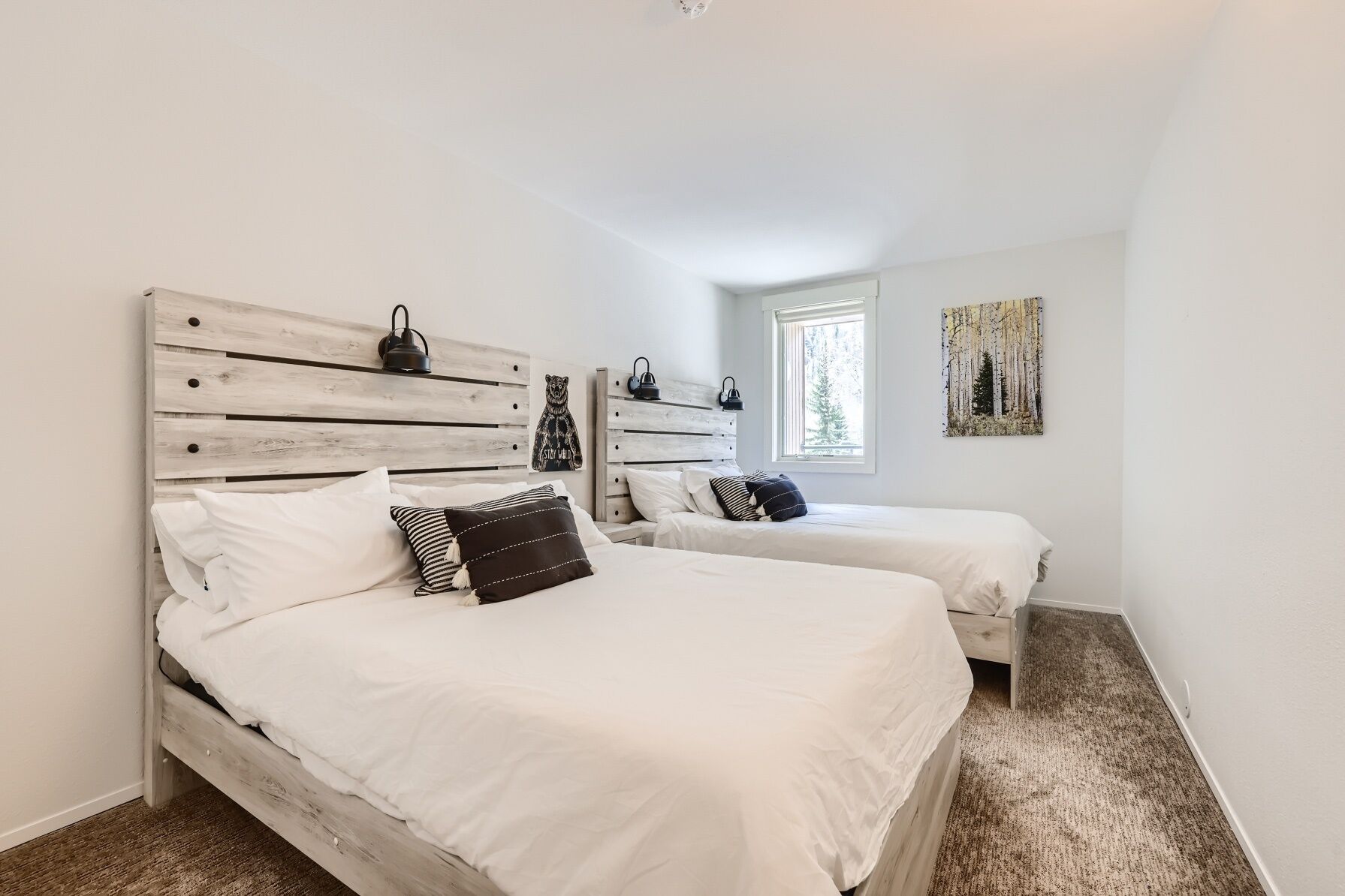 Hot Tub - Cozy Fire - Mtn Views - Free Ski Bus! - East Vail