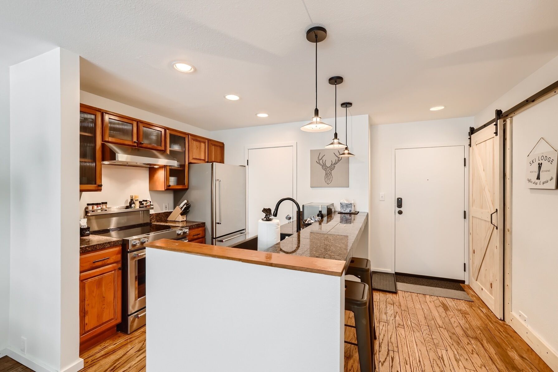 Hot Tub - Cozy Fire - Mtn Views - Free Ski Bus! - East Vail