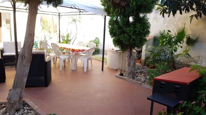 Beach house 9 places independent with garden and barbecue CIN IT081020C23DP4ZB5R