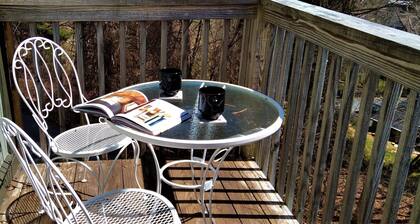 Lovely Condo: Great Views-Close to Ski Slopes & Downtown!