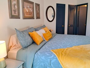 3 soveværelser, skrivebord, strygejern/strygebræt, weekendseng