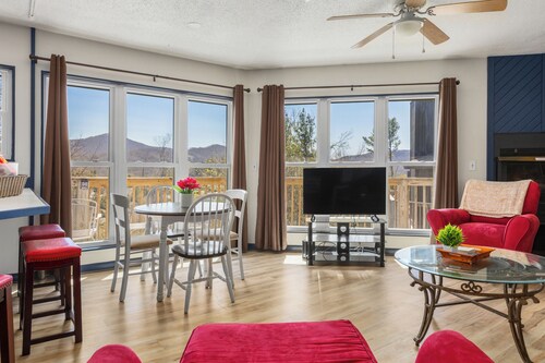 “Banner Elk Retreat -Walk to Town-Family-Friendly + A/C”