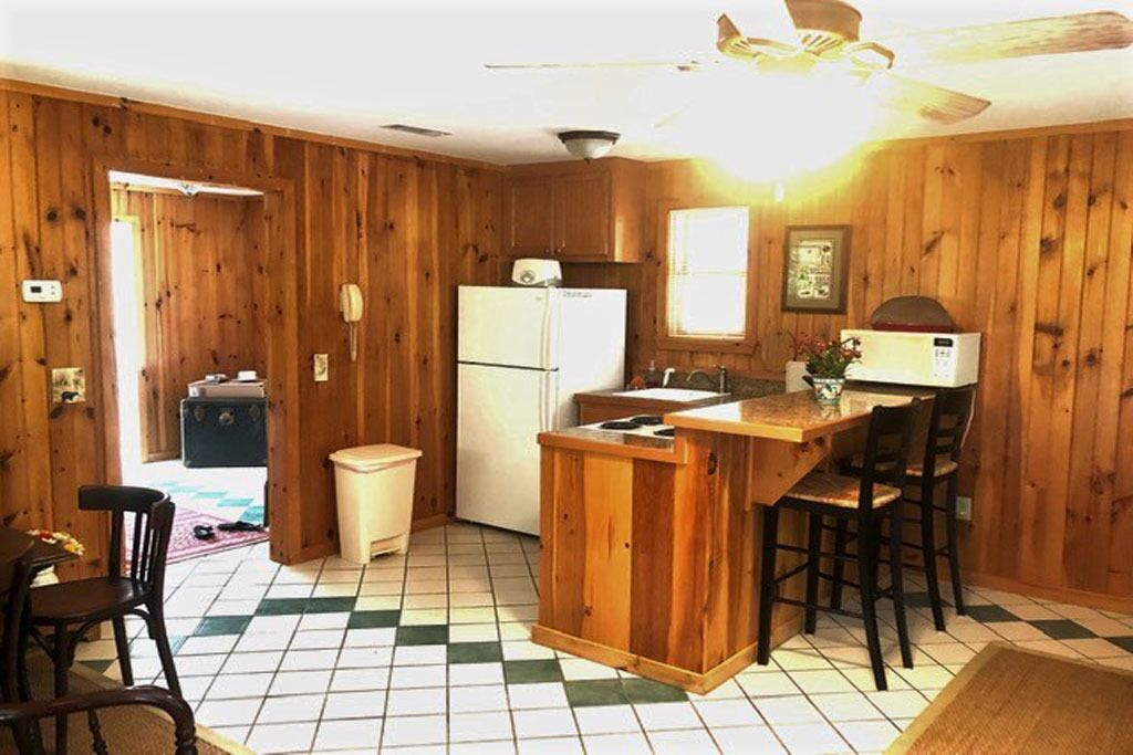 Cozy Cabin Above Lake Chatuge