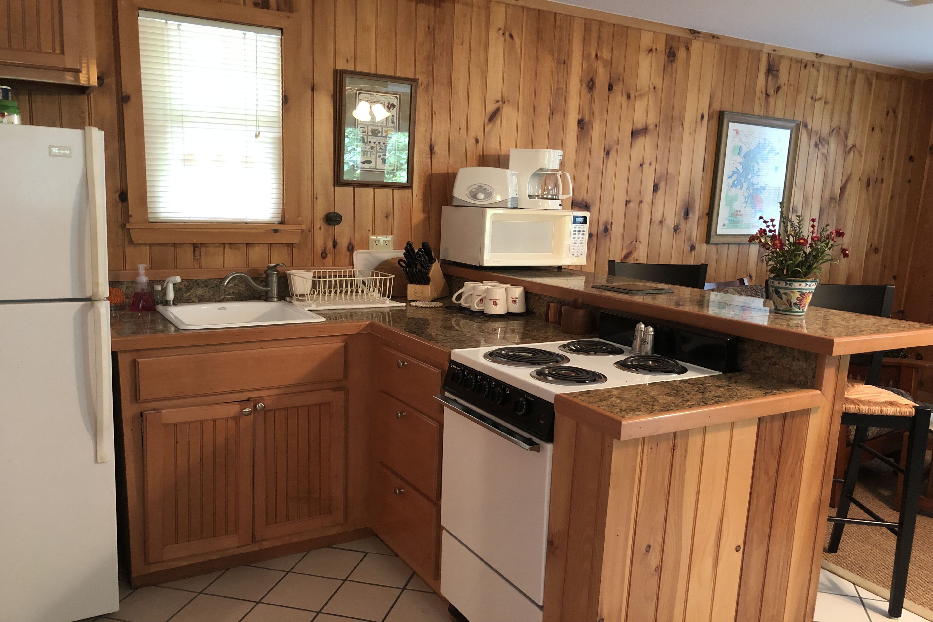 Cozy Cabin Above Lake Chatuge