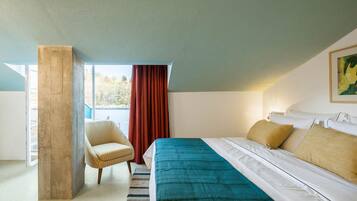 Panoramic Room | Hypo-allergenic bedding, memory-foam beds, minibar, travel cot