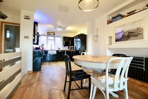 Dining - Stones throw from the sea (Seaford)