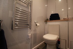 Shower, towels