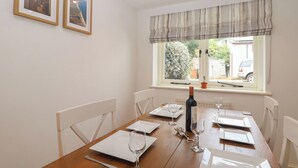 Dining - Wrens Nest (Kingsbridge)