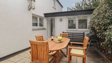Cottage | Outdoor dining