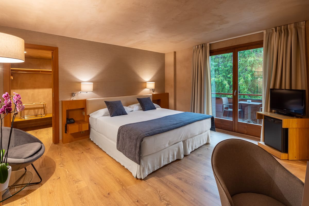 Superior Double Room | Gebar bulu kapas, katil Select Comfort, peti besi dalam bilik