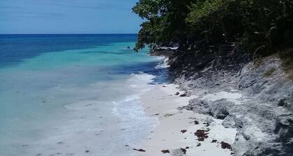 Bohol Jewel 1 BR Apartment With Fiber Optic Internet