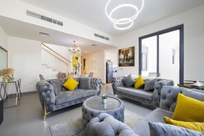 Luxury Villa, Ensuite, Pool View | Bathroom - Dubai Hills Bespoke 4 Bedroom Villa (Dubai)