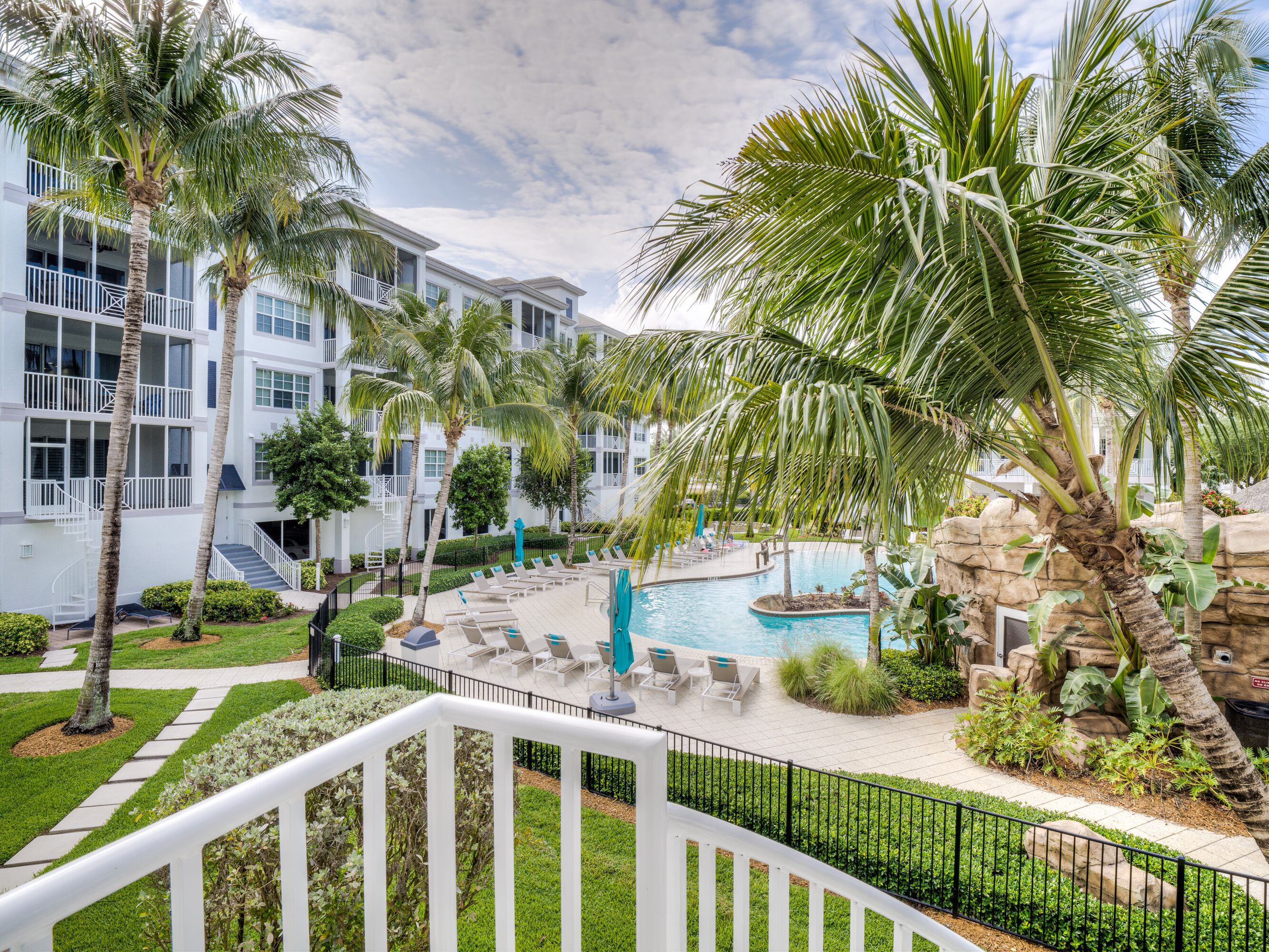 15% OFF NOW-NOVEMBER 1st! Bonita Village #2203, Spiral Staircase to Resort Pool