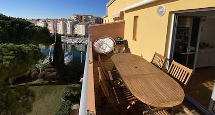 Apartment, swimming pool, park, 2 bedrooms and sleeping area, 6 adults, double terrace 