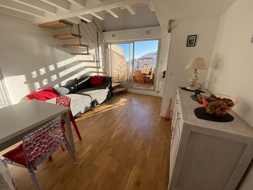 Apartment, swimming pool, park, 2 bedrooms and sleeping area, 6 adults, double terrace 