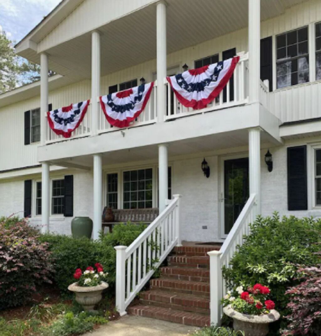 Goldfinch Room - The Birdnest Inn