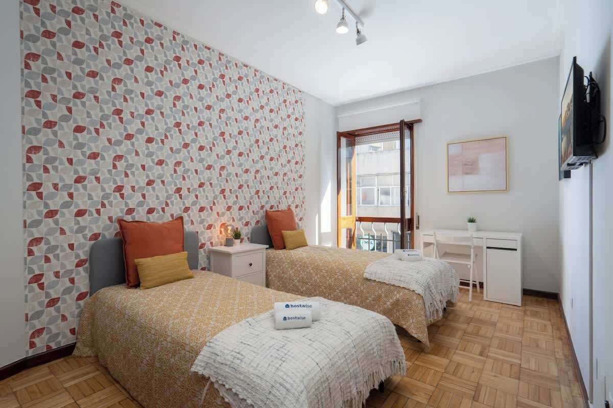 2 chambres, fer et planche à repasser, Wi-Fi, draps fournis