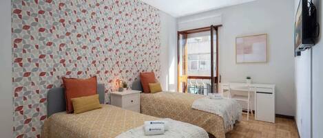 2 soverom, strykejern/-brett, wi-fi og sengetøy