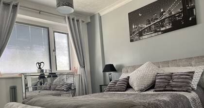 Modern 3 Bedroom Property in Quiet Location