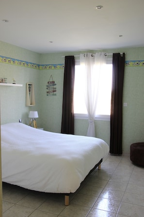 5 chambres, fer et planche Ă repasser, Wi-Fi, draps fournis