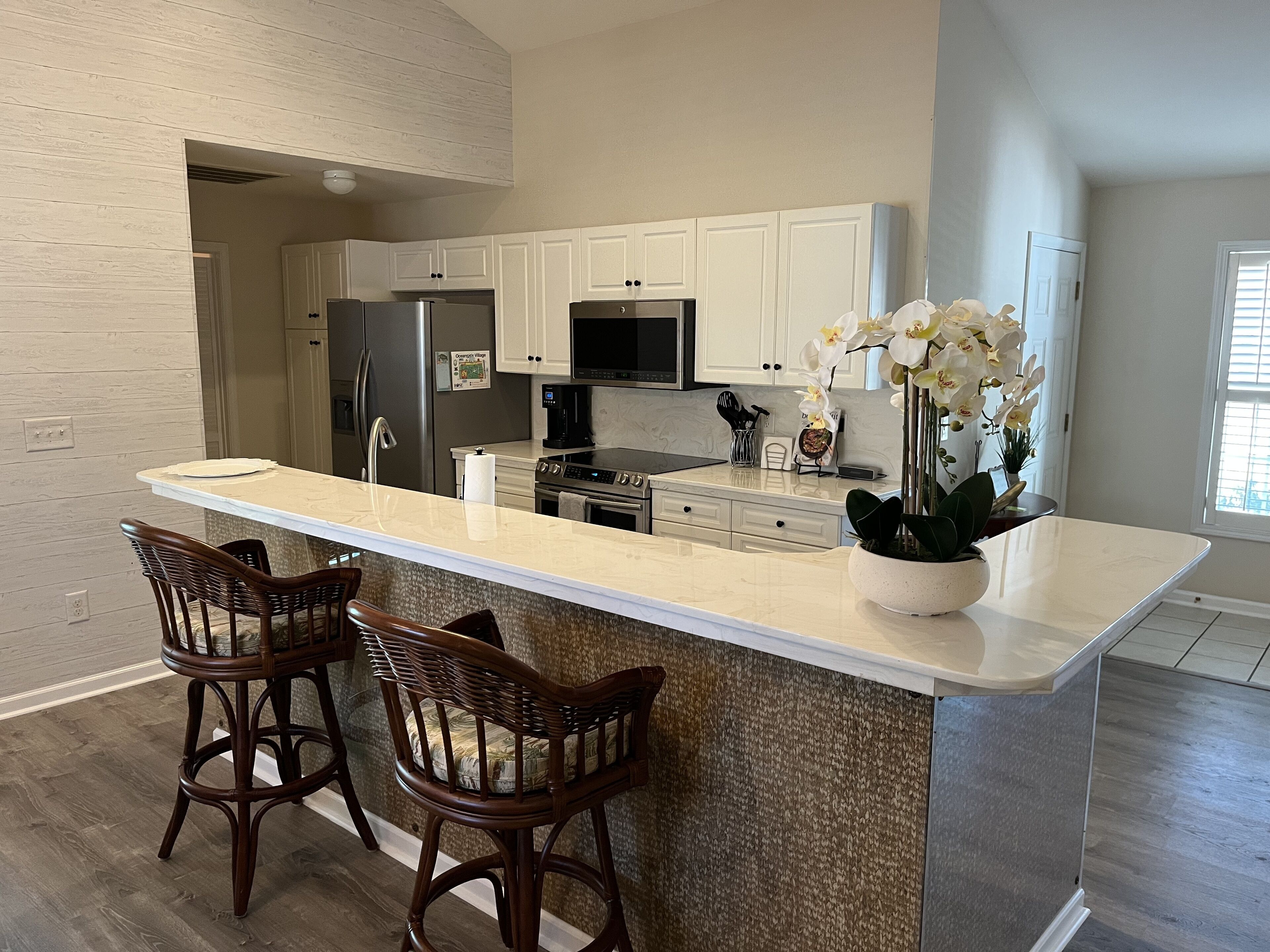 3BR, 2BA RANCH HOUSE 2 BLOCKS FROM THE BEACH! WITH 4-SEAT GOLF CART!