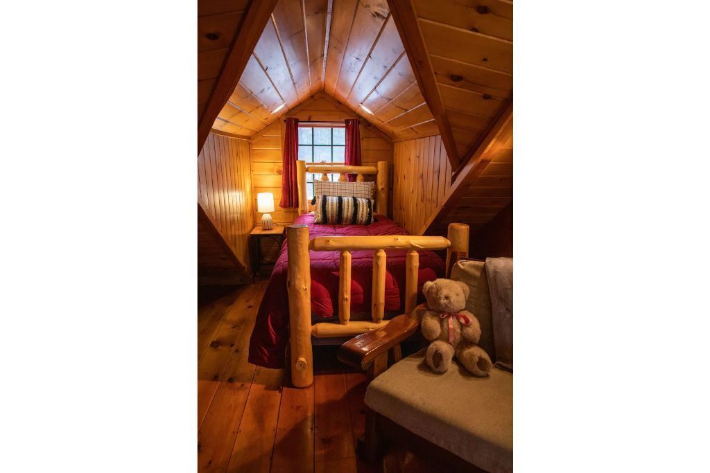 Saco Riverbend Cabin - Riverfront Cabin Near White Mountains